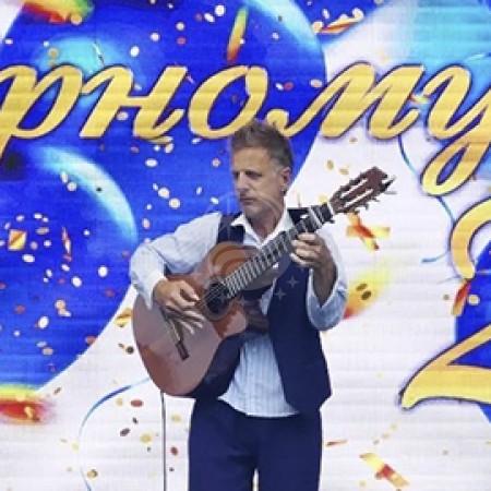 Озёрному 20!